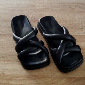 ALOHAS  slip-on Cross black shoe.  Wms. 8.